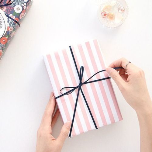 Iconic Gift Wrapping Paper Set v2 - Image 16