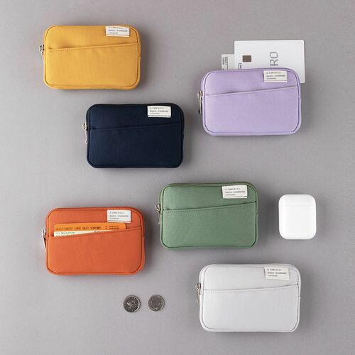 A Low Hill Basic Card Pouch - Image 17