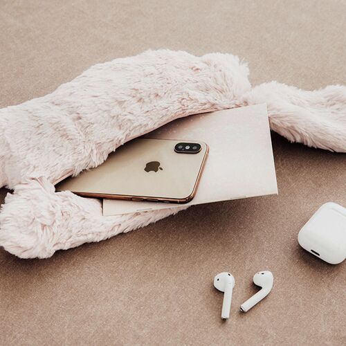 Piyo Cat Fur Zipper Clutch - Image 9